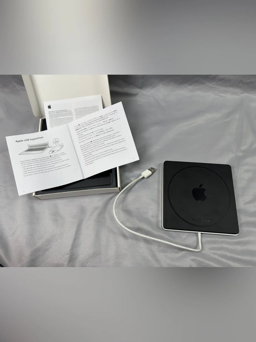 Apple USB SuperDrive MD564ZM/A A1379 External USB DVD